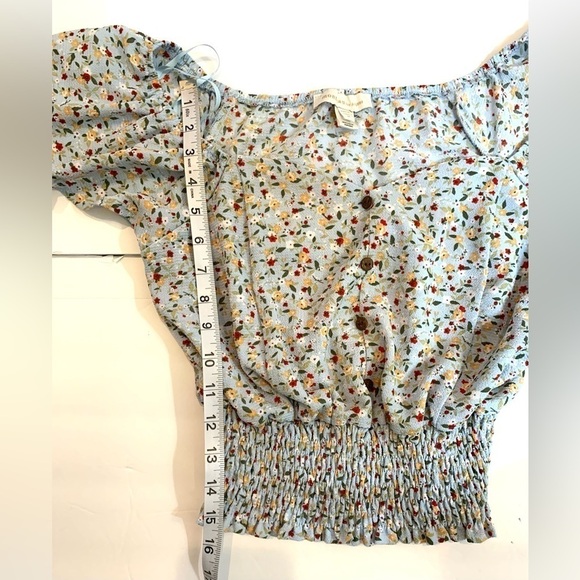 Women’s Monteau Blue Floral Peasant Crop Top Size Medium - Picture 6 of 6